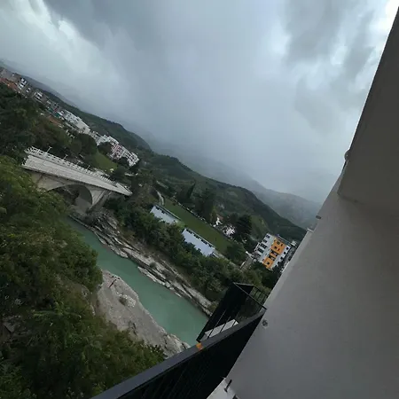 Trifoni فندق Përmet