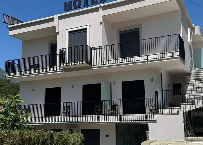 Trifoni Hotel Përmet