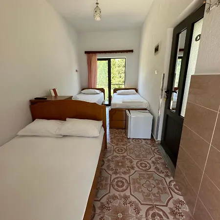 Hotel Trifoni *