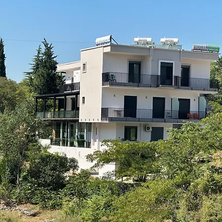 Hotel Trifoni Përmet